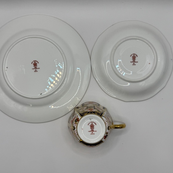 Royal Crown Derby Imari 2451 tea cup 3 piece set. Dover shape tea/coffee cup set - Picture 6 of 10